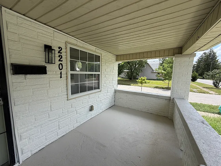 2201 E Riverside Dr #2201 — Photo 3