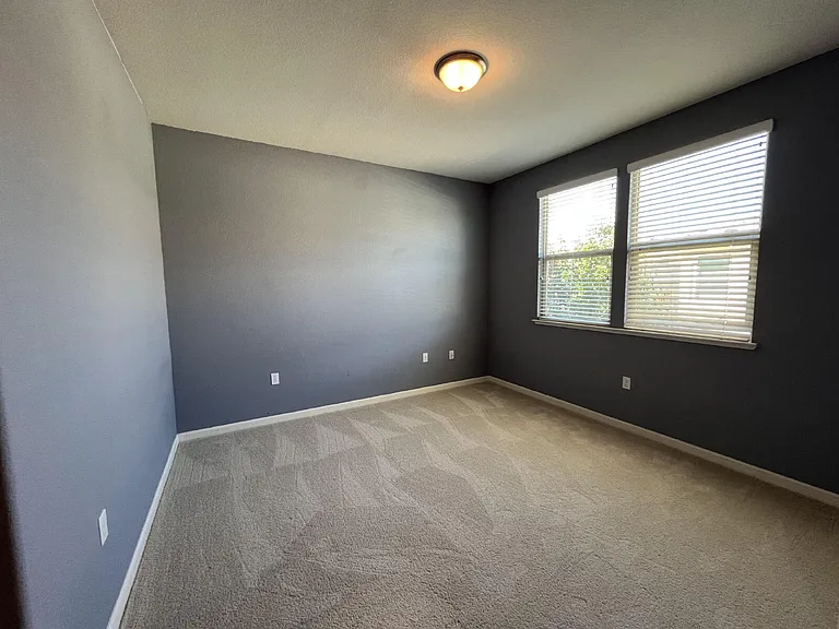 2762 Ferrara Cir — Photo 29