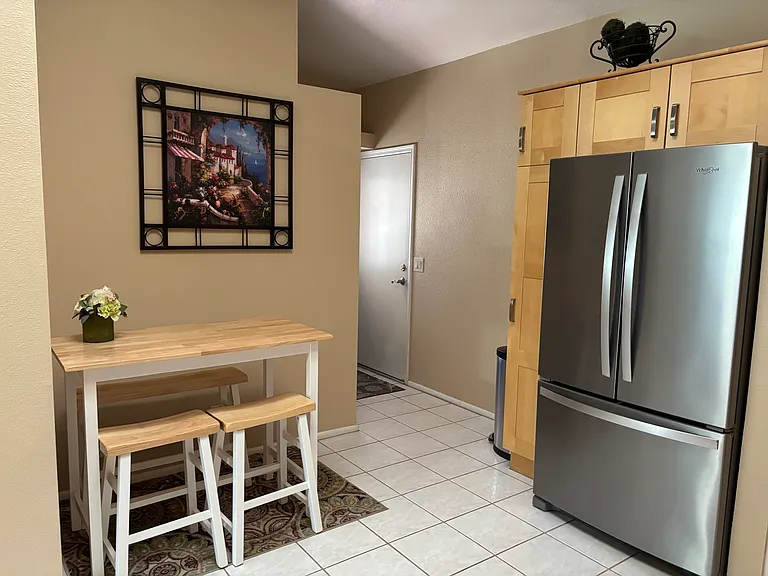907 E Vaughn Ave — Photo 13
