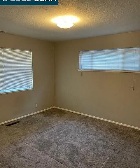 2860 Buena Vista Ave — Photo 12