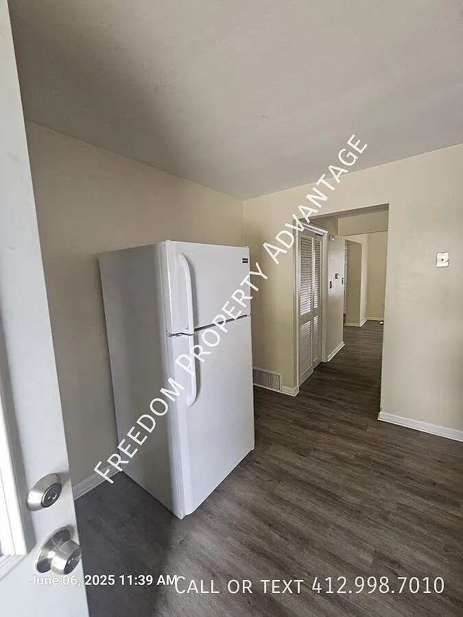 130 Hall Ave Bottom Unit - Washington — Photo 3
