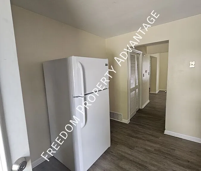 130 Hall Ave #BOTTOM — Photo 3