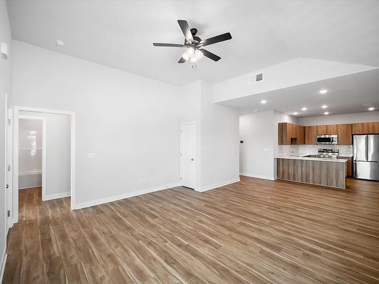 Barry West Townhomes — Photo 81