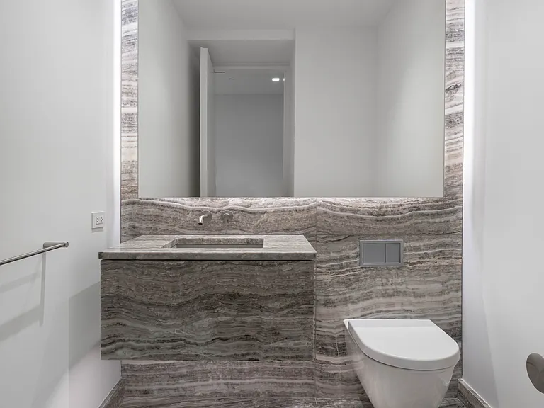 500 W 18th St #W11B — Photo 10