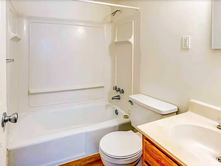 Century Oaks Apartments — Photo 23