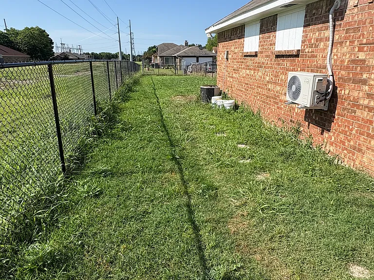1618 Windmill Ln — Photo 2