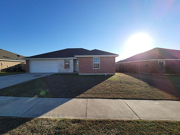 3rd image of 1212 Copper Creek Dr