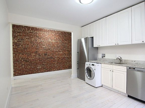 2nd image of 75 Saint Nicholas Pl APT 3J