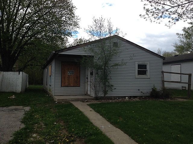 1st image of 2827 N Gladstone Ave