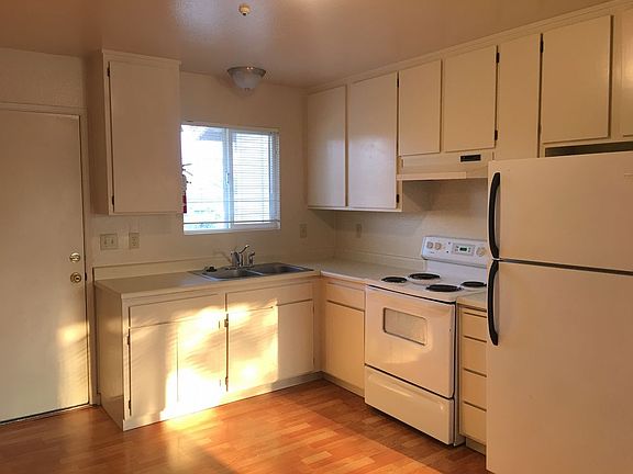 2nd image of 8276 Lancaster Dr APT 4