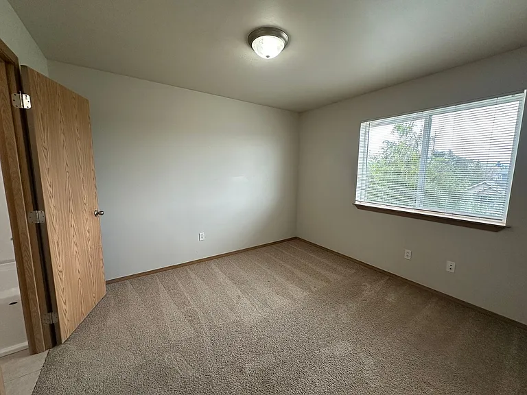 5752 Legoe Ave #202 — Photo 15