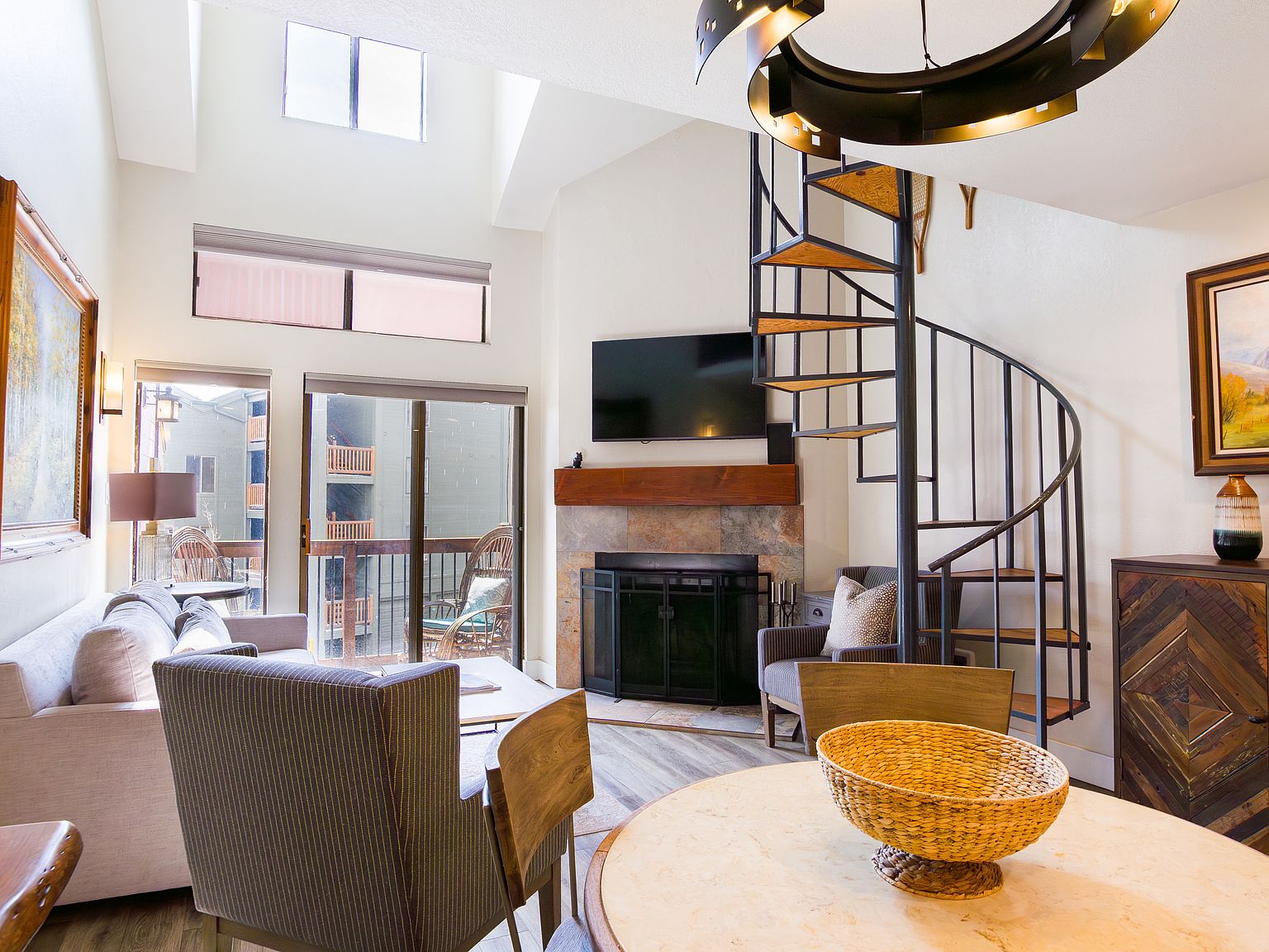 1530 Empire Ave #302