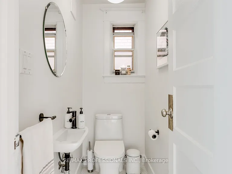 1381 Lansdowne Ave — Photo 28