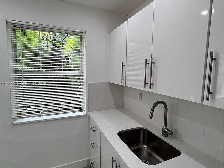 15 Sidonia Ave #3 — Photo 10