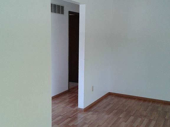 5th image of 108 NE C St APT C