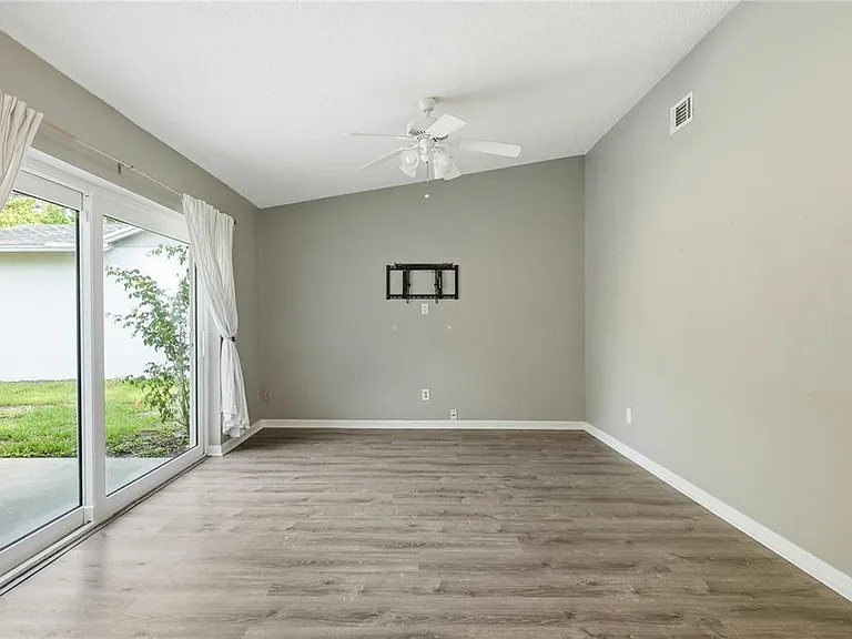 2914 Cypress Green Dr — Photo 7