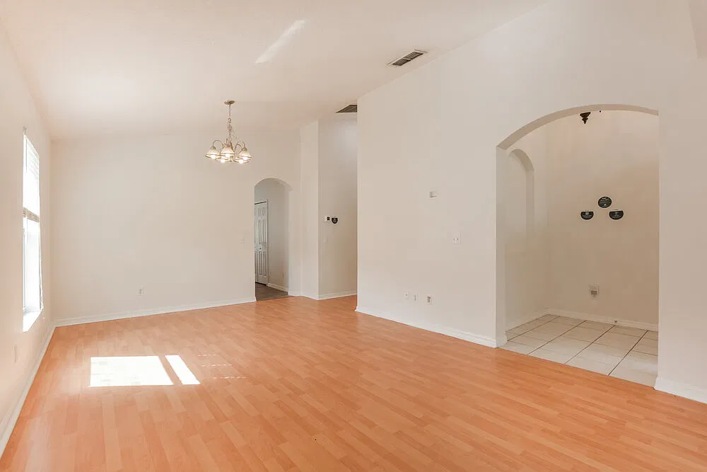 4 bed, 2.0 bath, 1931 sqft, $2,535 — Photo 3