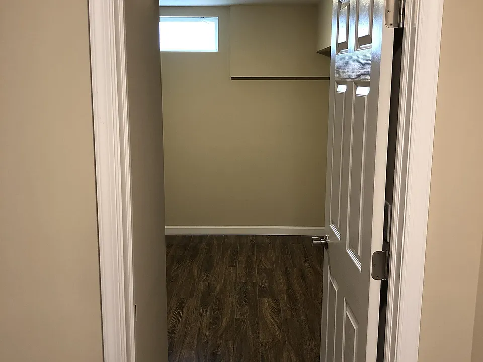 Door into bedroom