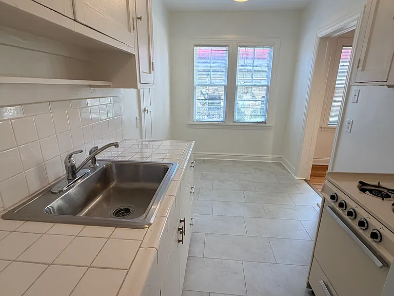 1275 N Washington St — Photo 10