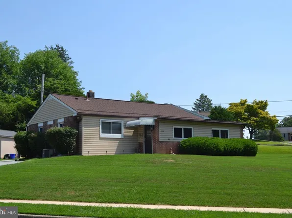 2220 Baldwin Run Dr, Aston, PA 19014