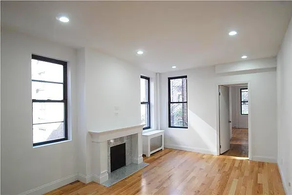 Rented by Buchbinder & Warren | media 20