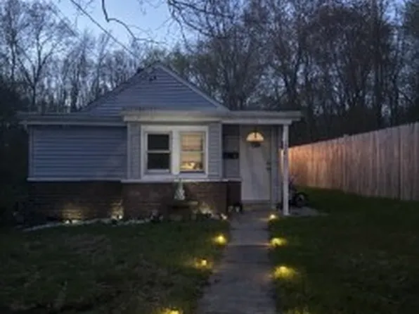 196 Rolf Ave, Chicopee, MA 01020