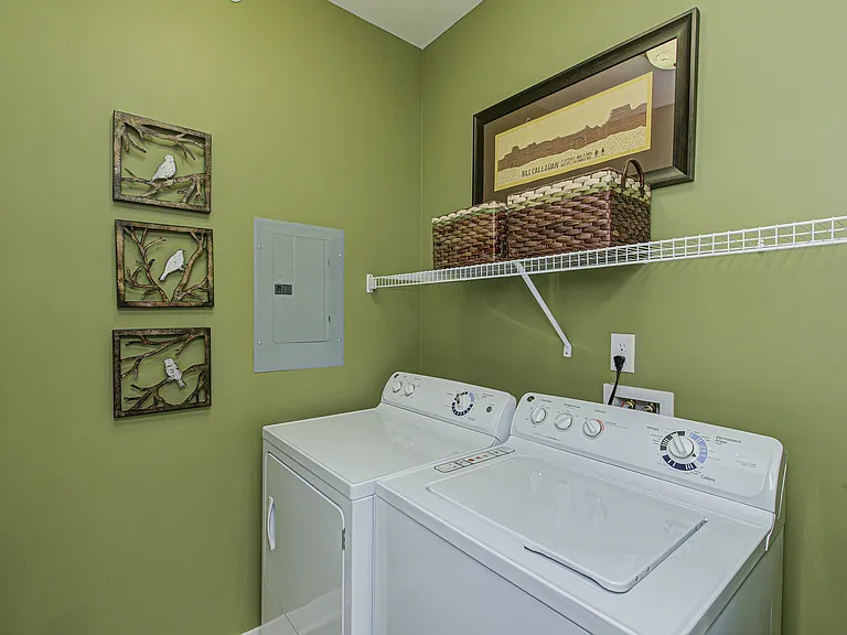 Every apartment at The Ivy includes a full-size washer and dryer _ laundry day just got a whole lot easier.