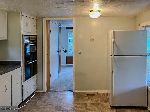 4th image of 149 Crestwood Dr