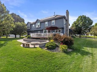 2719 Lavine Ln, Waukesha, WI 53189