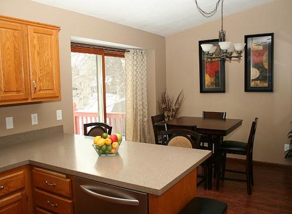 3rd image of 744 99th Ln NE