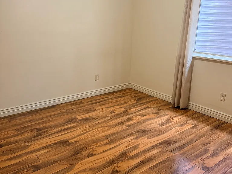 551 Kodiak Cir — Photo 12