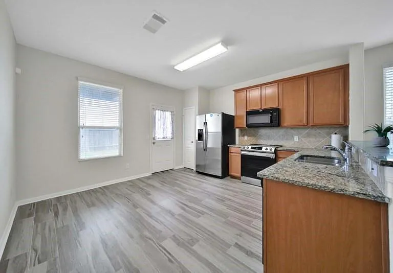2619 Skyview Silver Dr — Photo 8