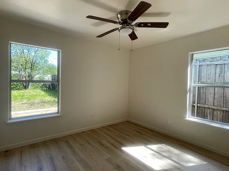 2723 Larry Dr — Photo 8