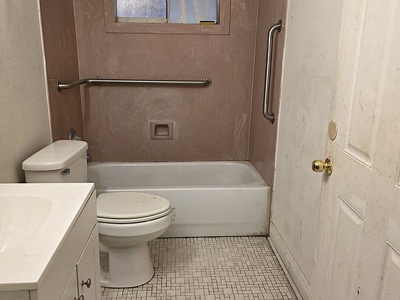 5th image of 7020 Boston Dr