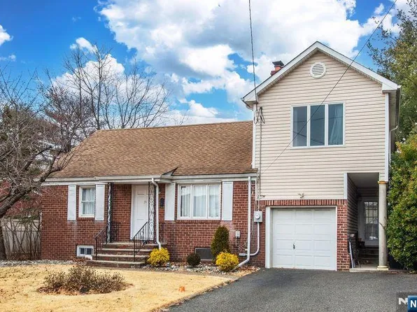 35 Taggart Way, Saddle Brook, NJ 07663