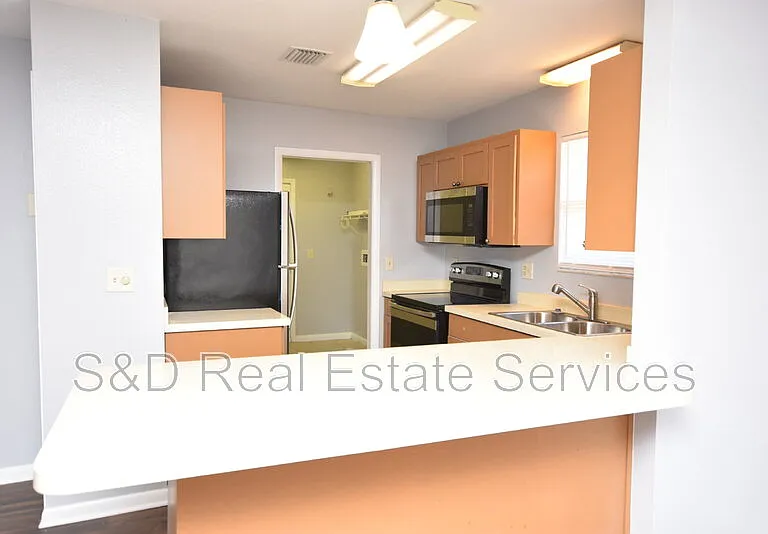 1107 King Ave — Photo 3