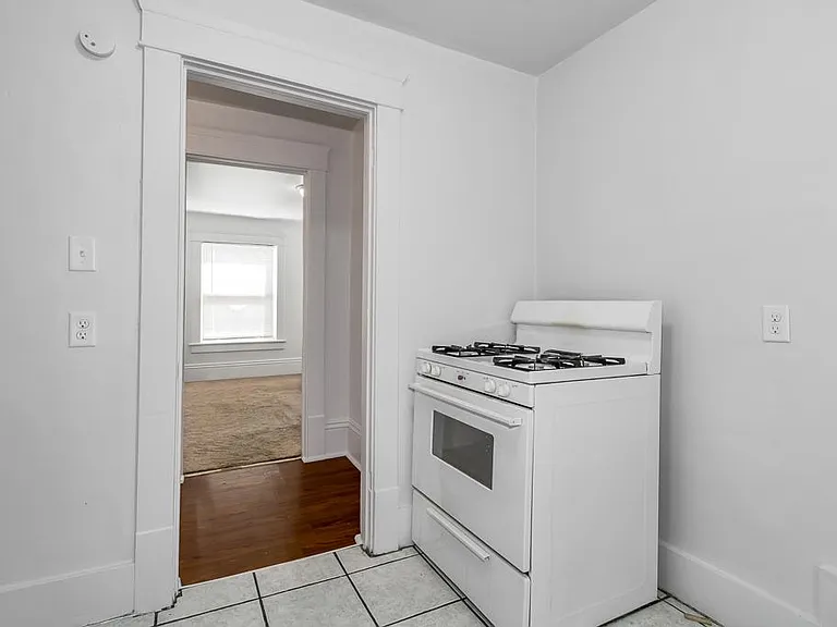 74 7th St NW — Photo 6