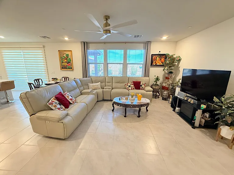 10854 Gentle Crest Ave — Photo 4
