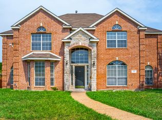 406 Mountain Cir, Desoto, TX 75115