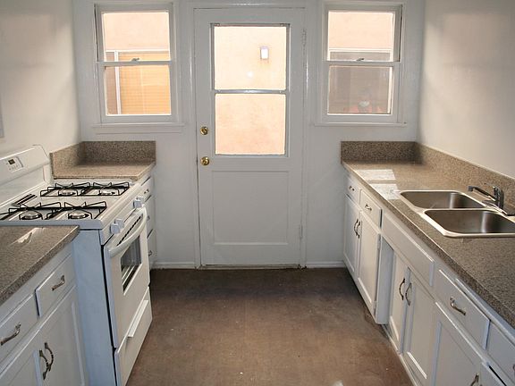 4th image of 1027 S Wooster St APT 3