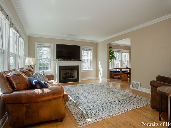 3rd image of 444 S Yale Ave