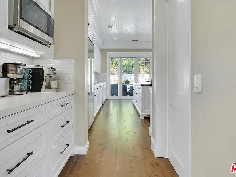 19633 Wells Dr — Photo 11