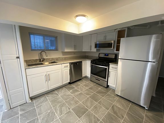 3rd image of 3818 W Schubert Ave #G