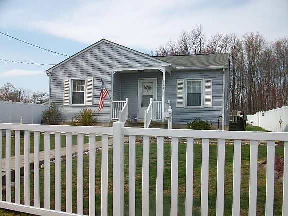 2nd image of 224 Valley Rd