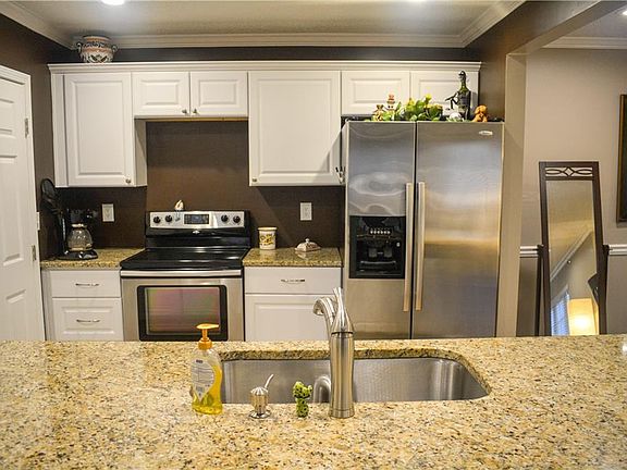 5th image of 401 Mill Pond Ct SE