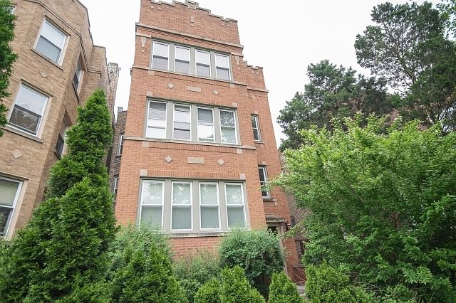 1st image of 6327 N Oakley Ave #3