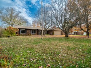 125 N Windmill Trl, Greenwood, IN 46142