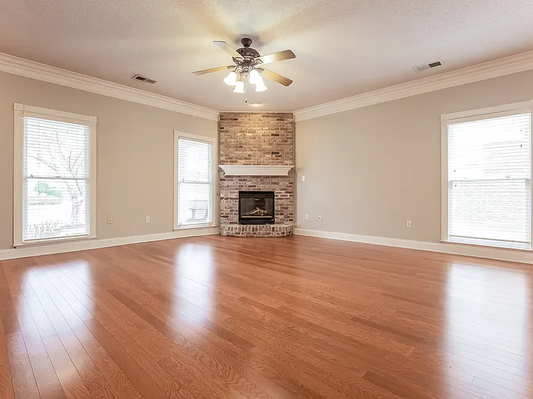 4797 Stone Cross Dr — Photo 3