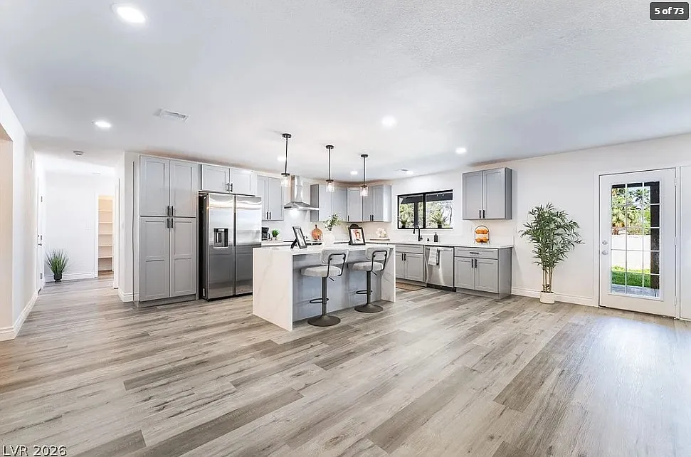 5 bed, 2684 sqft, $4,900 — Photo 4