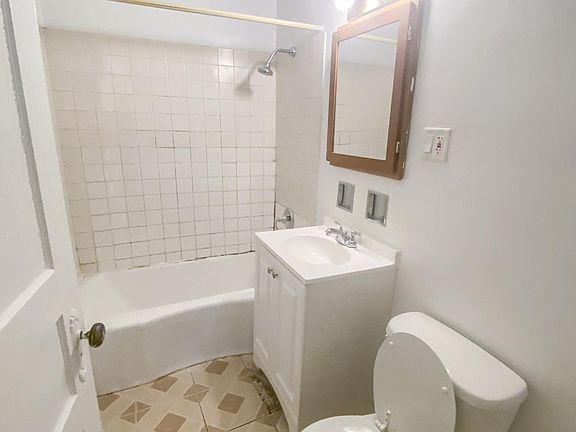 4th image of 849 W Lill Ave APT F